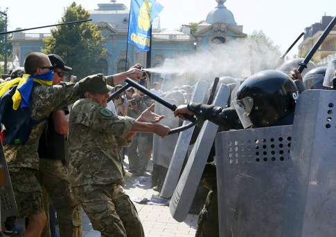 Взорванная Конституция