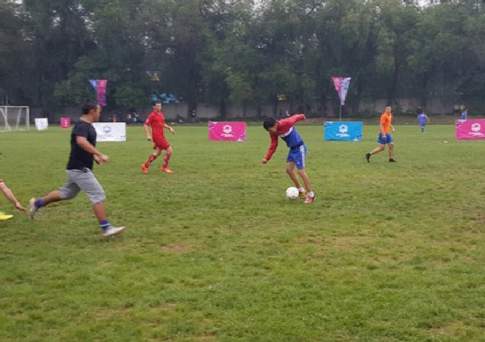 На поле только непрофессионалы