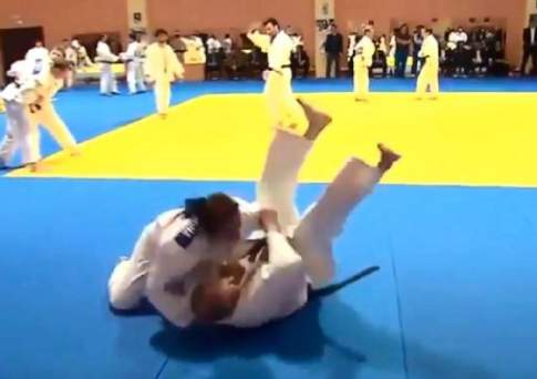 Лидер  брошен!