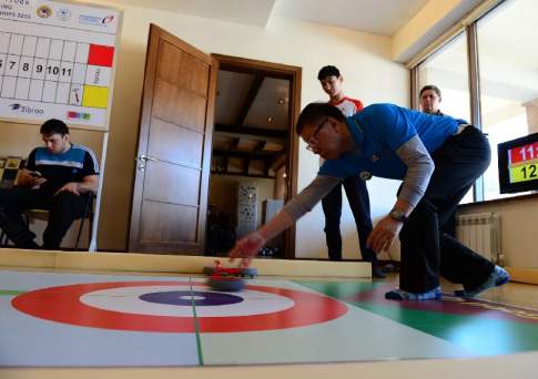 Лето - время забрасывать камни 