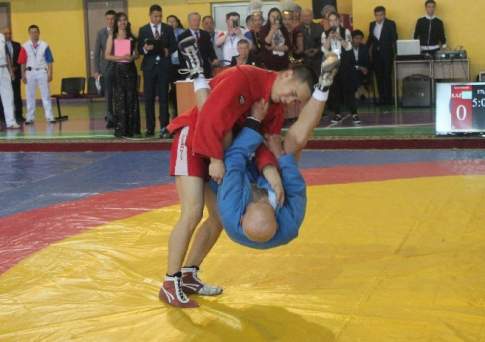 Не нарушая борцовских традиций