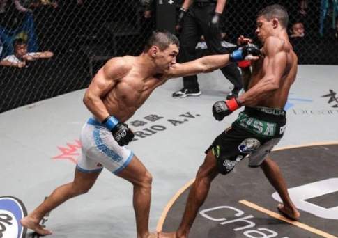 Ахметов лишился пояса