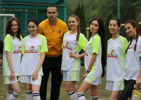 Красота спасёт футбол