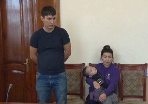 Семья-то большая, да он сирота