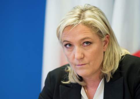 Мало кричать  “No Pasaran!”