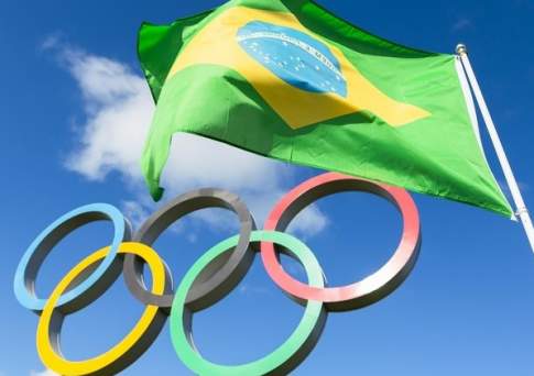 Золотой запас шею не ломит