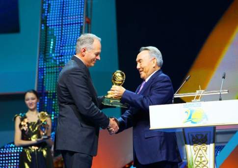 Лидерство длиною в четверть века