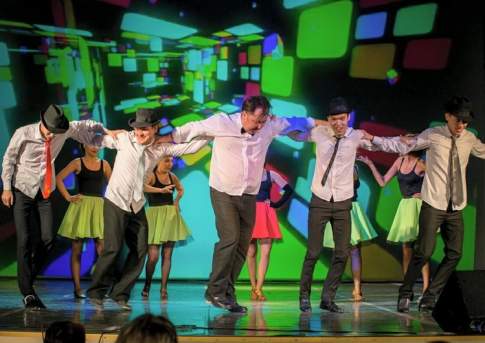 Кому жизнь  буги-вуги!