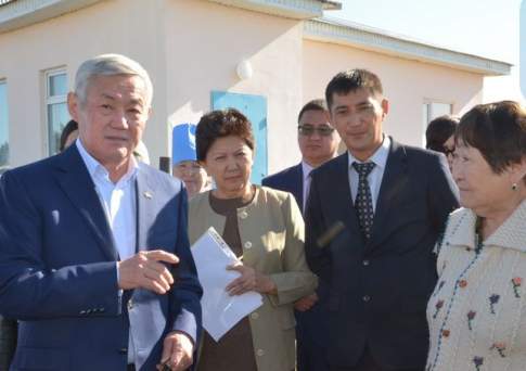 В глаза его не видели?!