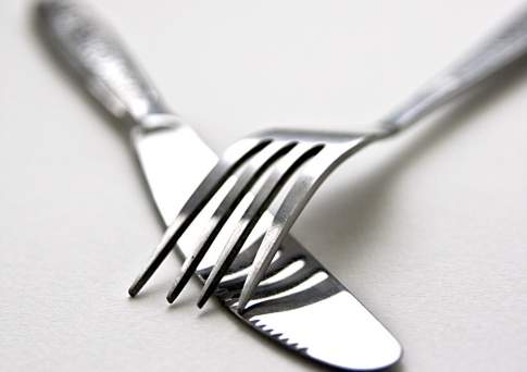 Слесарь орудовал вилкой