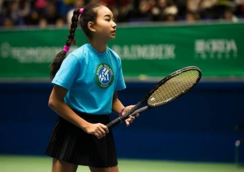 Молодые  звёзды корта