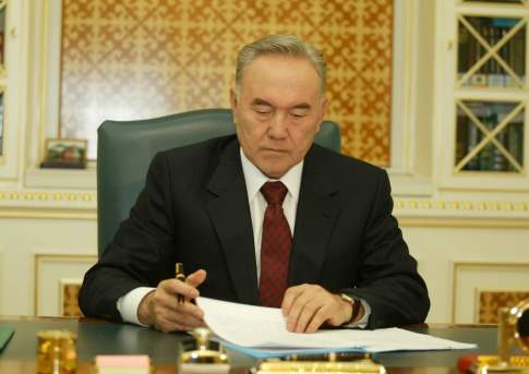 Назарбаев подписал указ о роспуске мажилиса