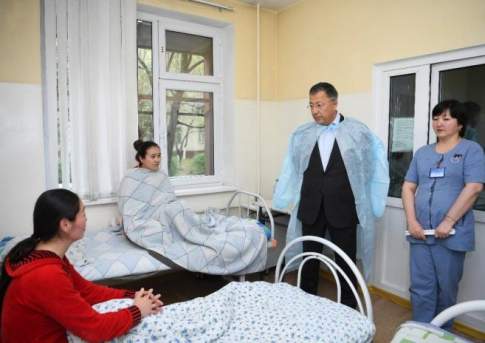 А на десерт - больничная койка