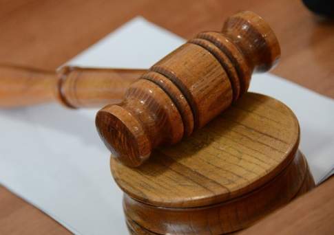 Лишили прав, но не свободы